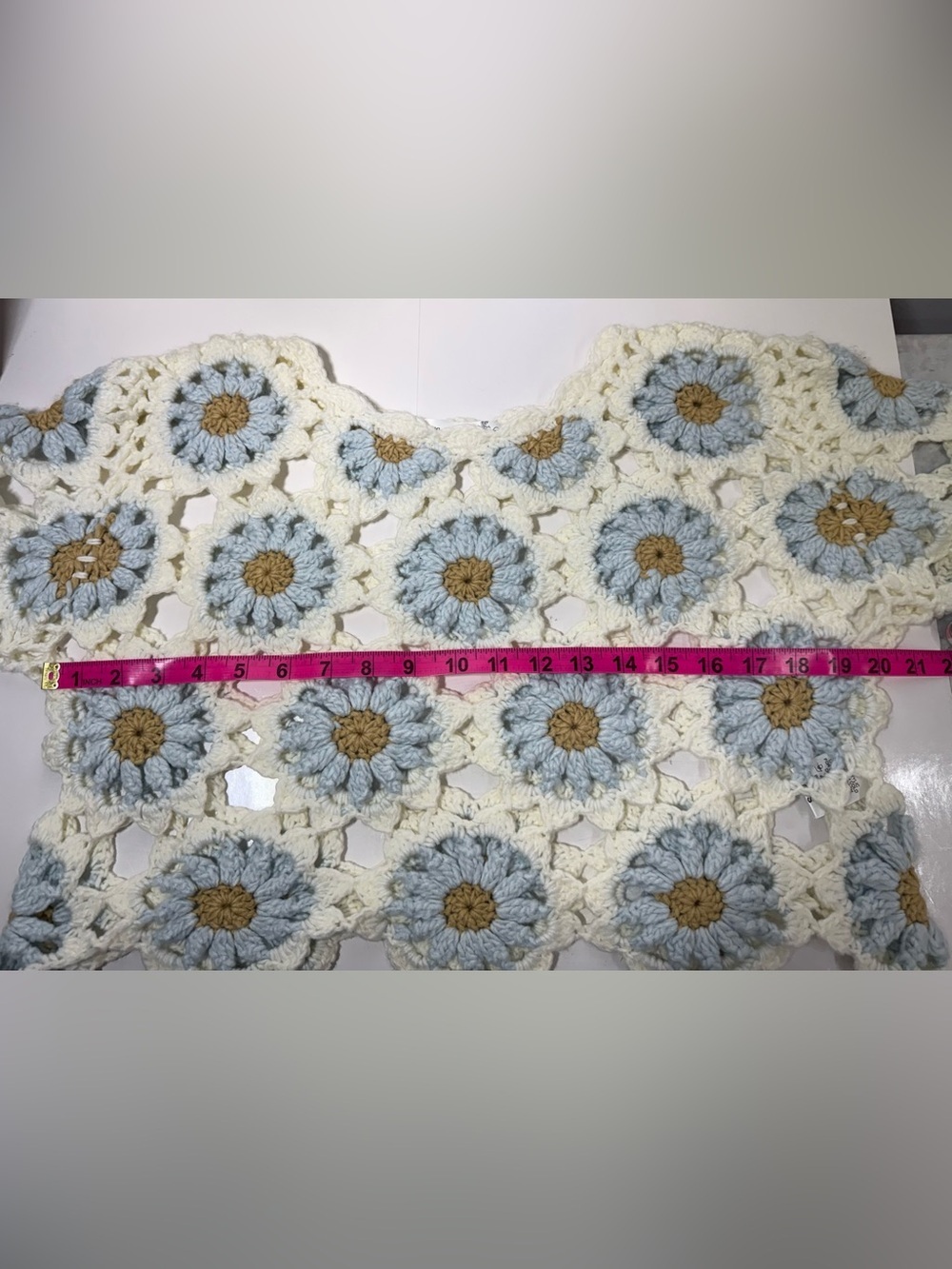 Boho chic granny square crochet 90’s Daisy Crop Sweater in Cream & Light Blue - Picture 3 of 7